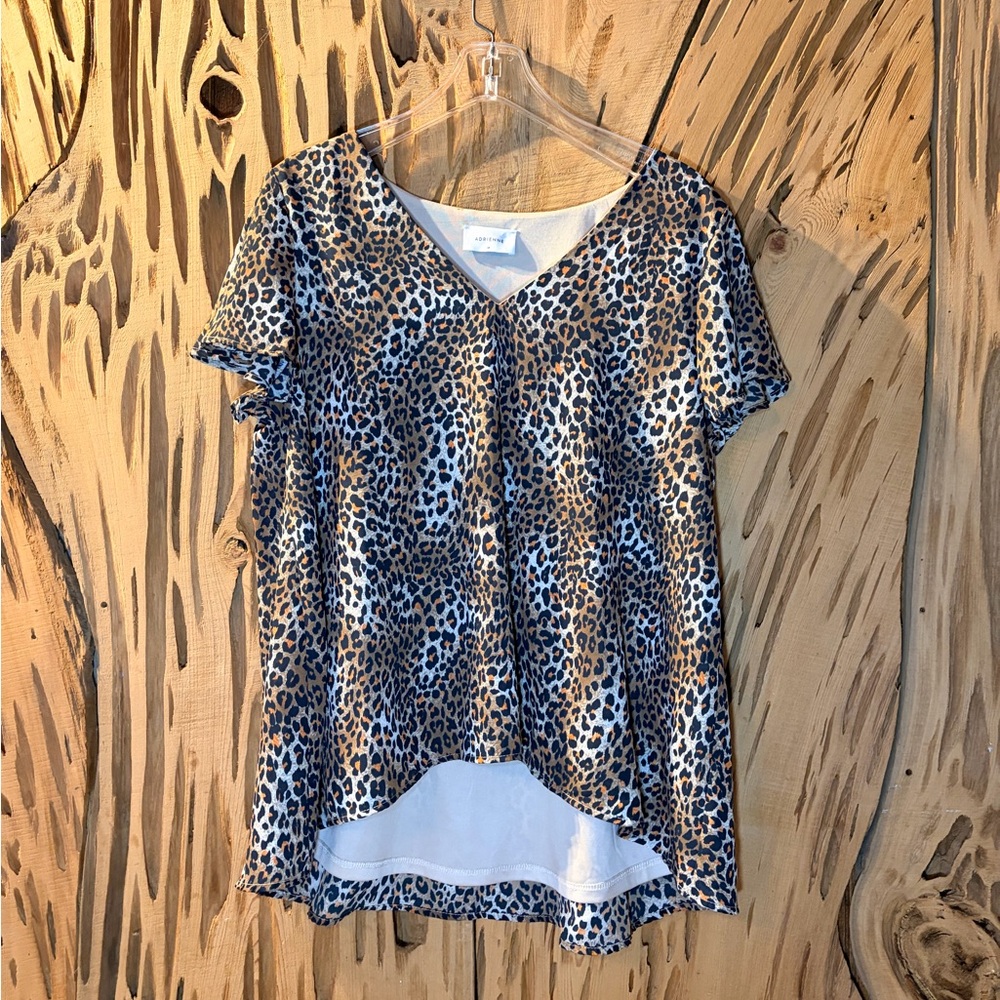 Adrienne lined leopard print top with high low hem. Size M #wildstyle